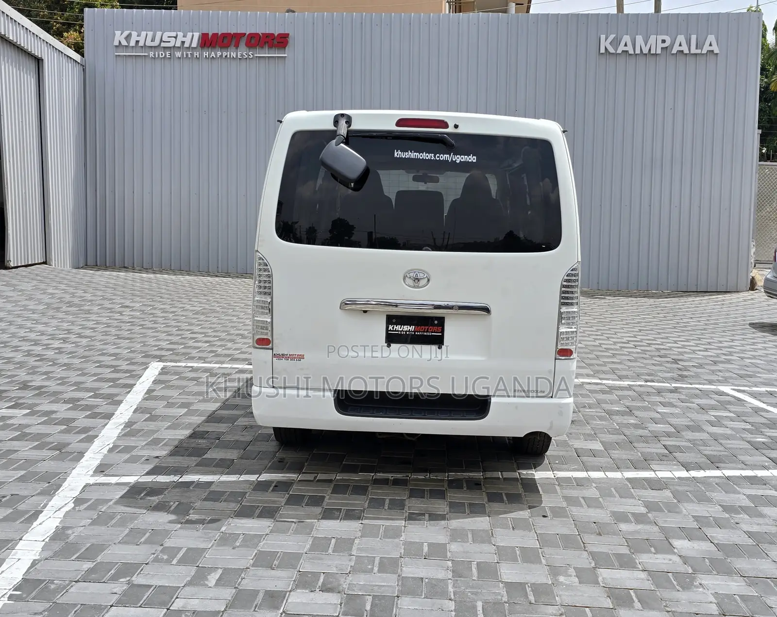 Toyota HiAce 2012 White