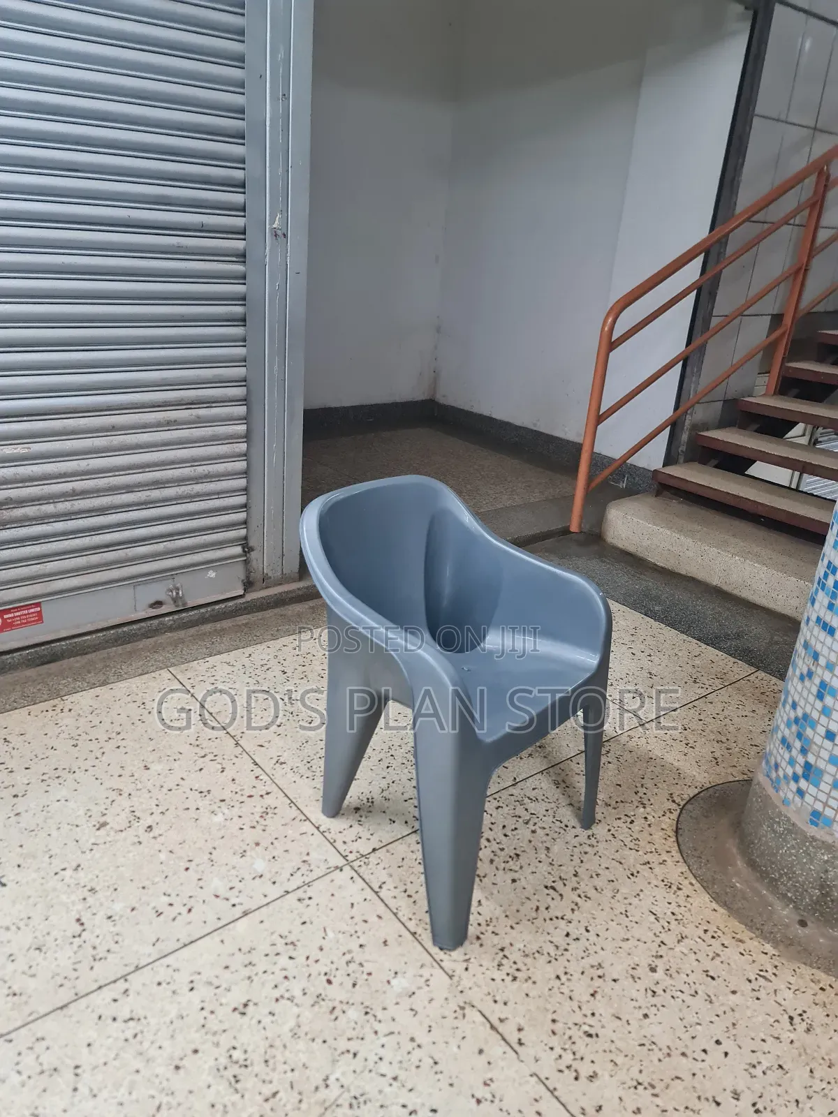 Almost Plastic Chairs Plastic Chairs