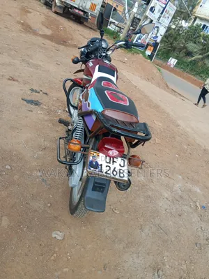 TVS HLX 125 2022 Red