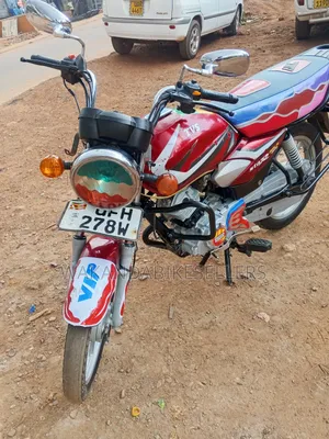 TVS HLX 125 2023 Red