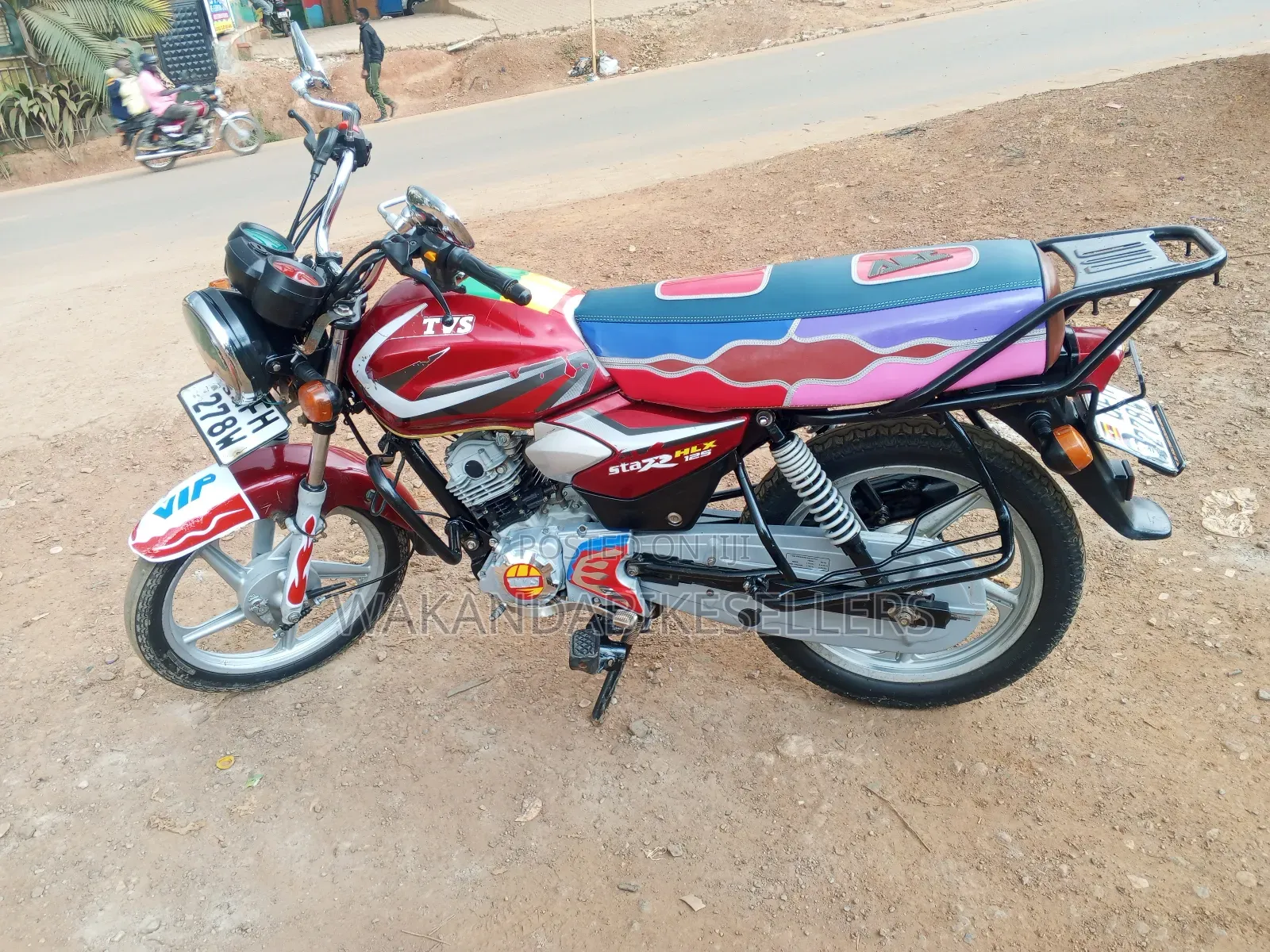 TVS HLX 125 2023 Red