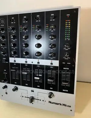 Numark M6 Usb 4 Channel Dj Mixer Silver - Nice!