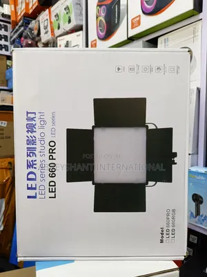 Neewer 660 Pro Led Video Light.
