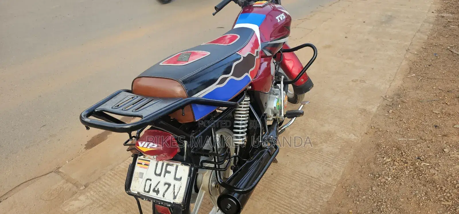 TVS HLX 125 2022 Red