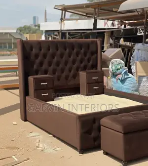 Black Wood Mode Bed