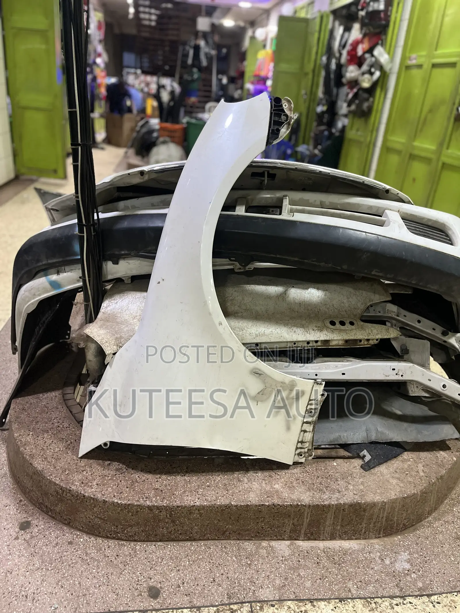 Mark X 2008 Side Fender