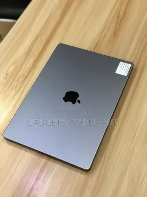New Laptop Apple MacBook Pro 2021 M1 32GB Apple M1 Pro SSD 512GB