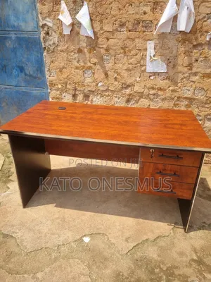 1.4metered Office Desks