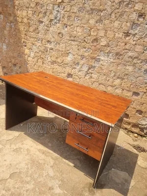 1.4metered Office Desks
