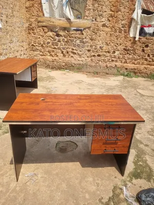 1.4metered Office Desks