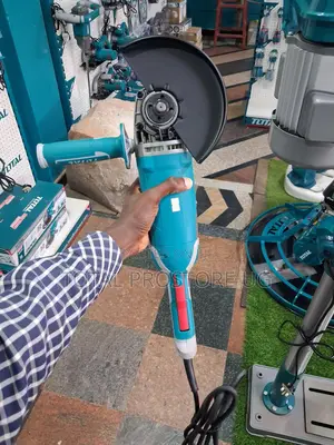 Angle Grinder 2000w.