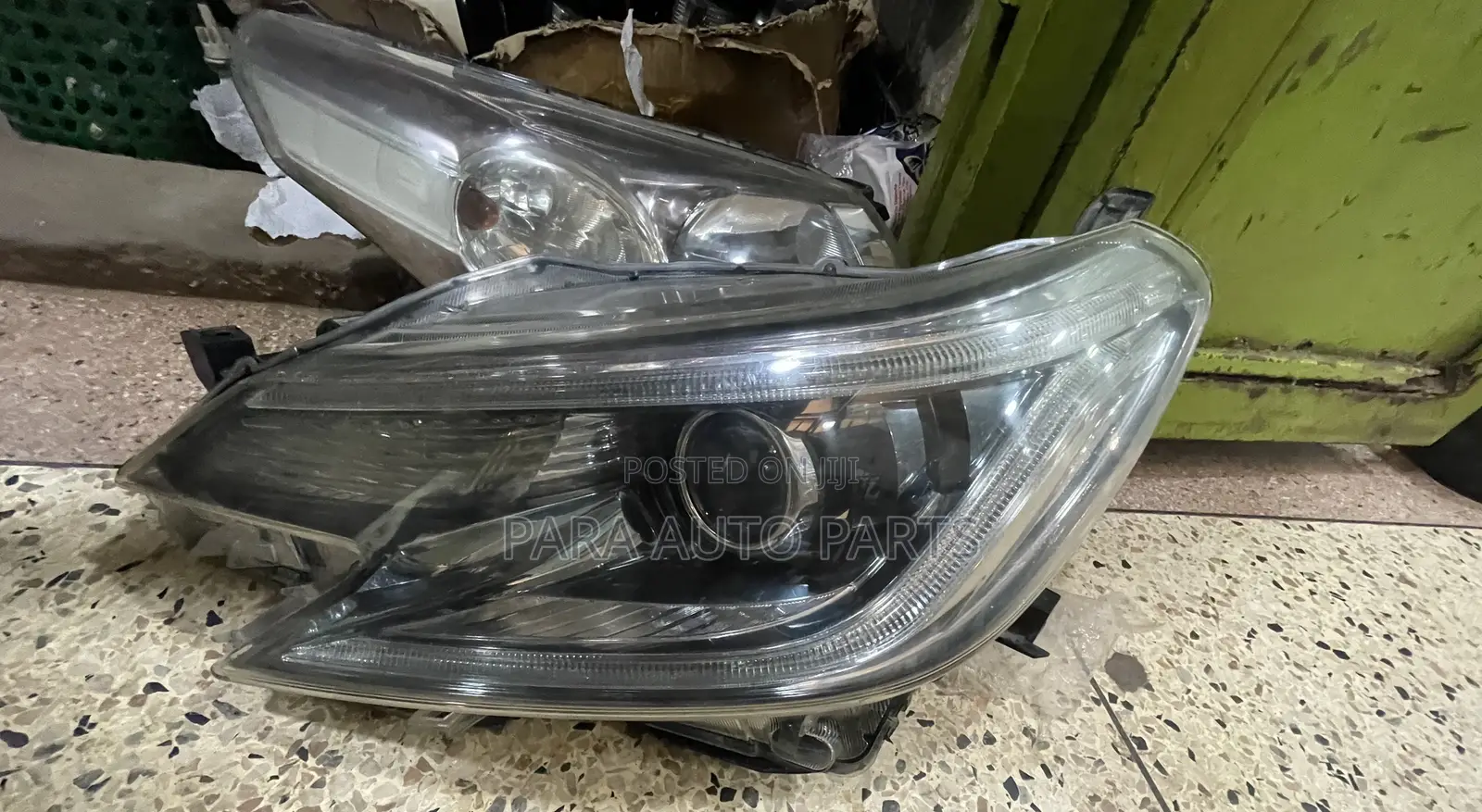 Mark X 2014 Headlight