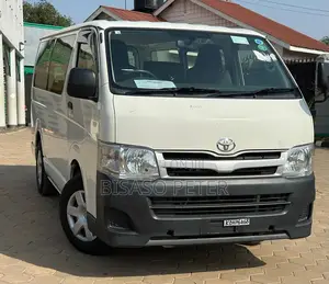 Toyota HiAce 2014 White