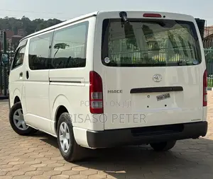 Toyota HiAce 2014 White