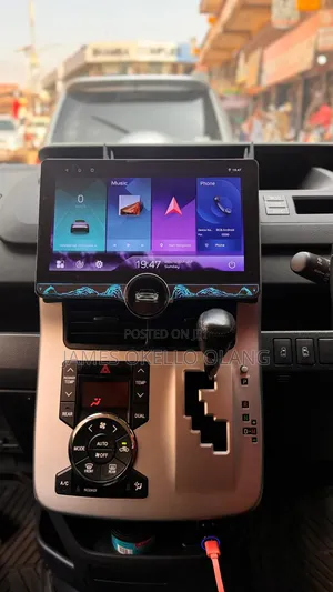 Single Knob Android Radio in a Noah 2012.