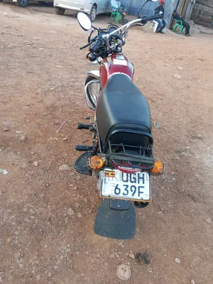 Bajaj Boxer 100 2024 Red