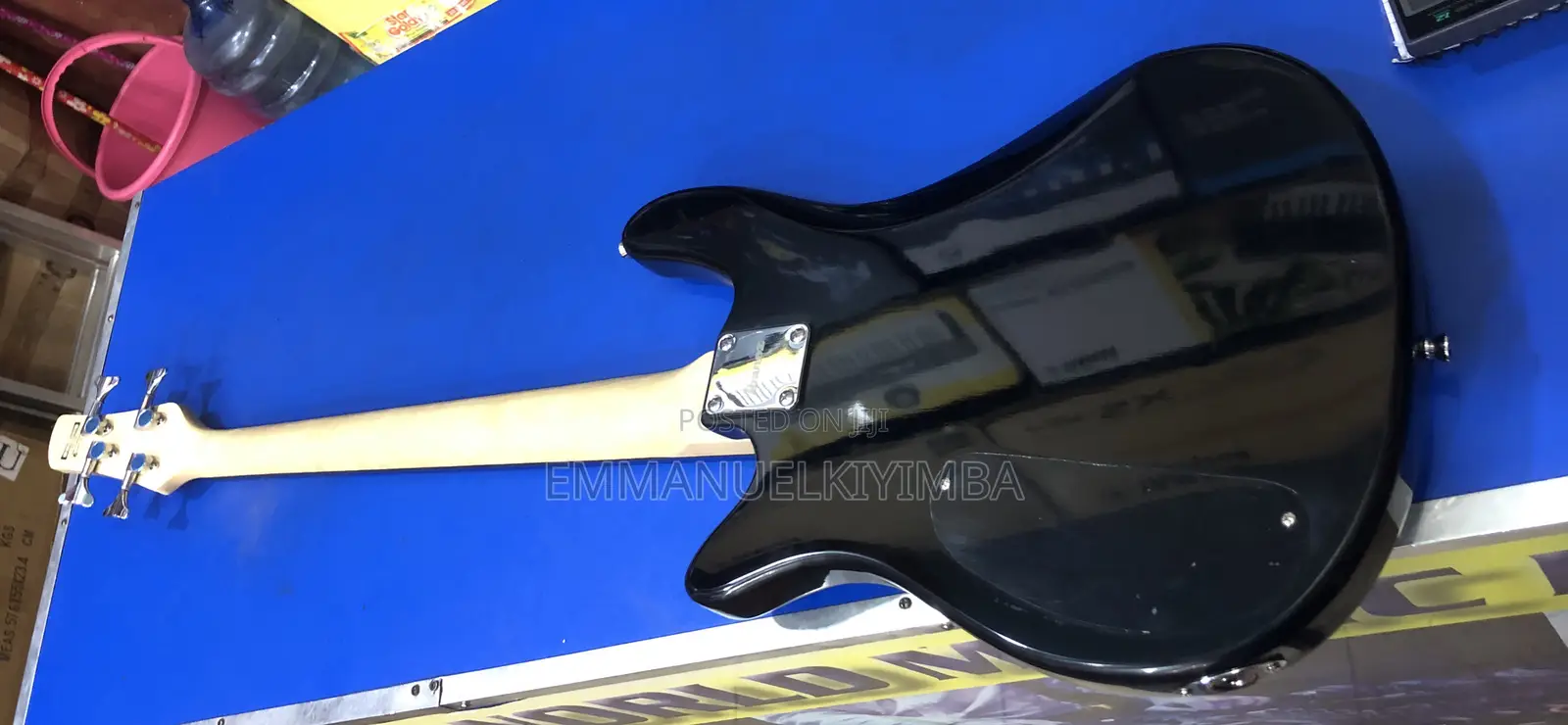 4strings Bass Silver Green Guitar