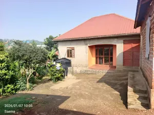 3bdrm Bungalow in Kyengera Masaka Rd, Central Division for sale