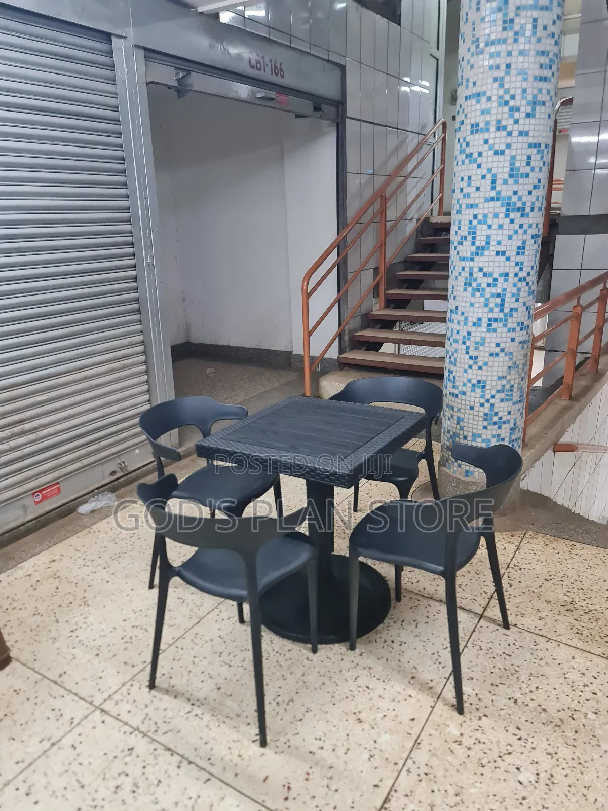 Outdoor Latte Plastic Table and Chairs Plastic Table and Chairs