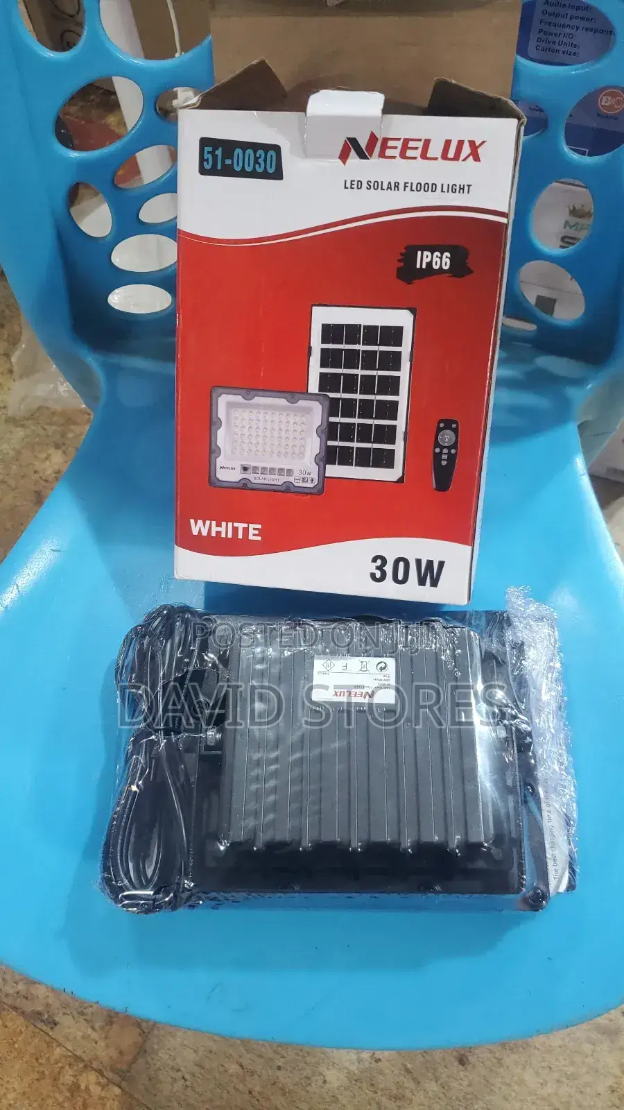 Neluux 30w Solar Rechargeable Flood Light – Ip66