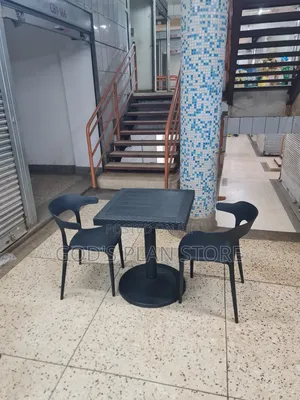 Rocked Plastic Table and Chairs Plastic Table and Chairs
