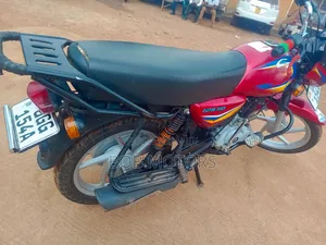 Bajaj CT 125X 2025 Red