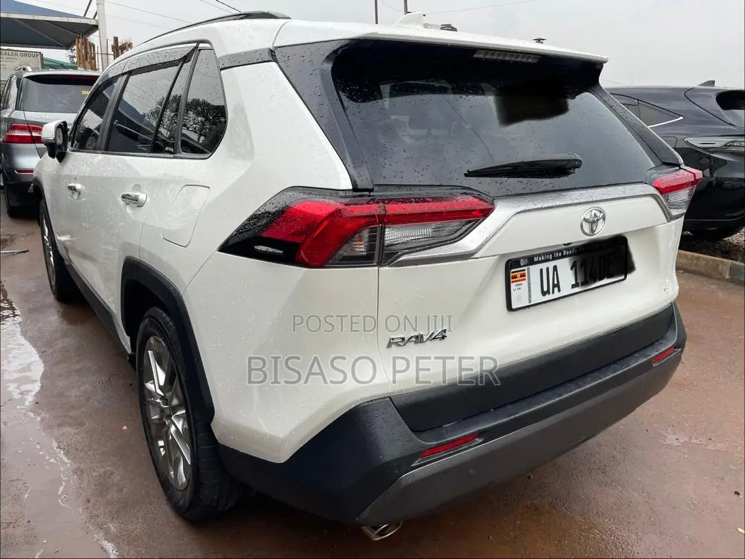 Toyota RAV4 2019 White