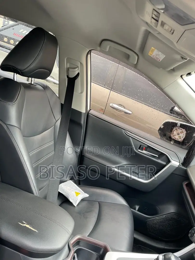 Toyota RAV4 2019 White