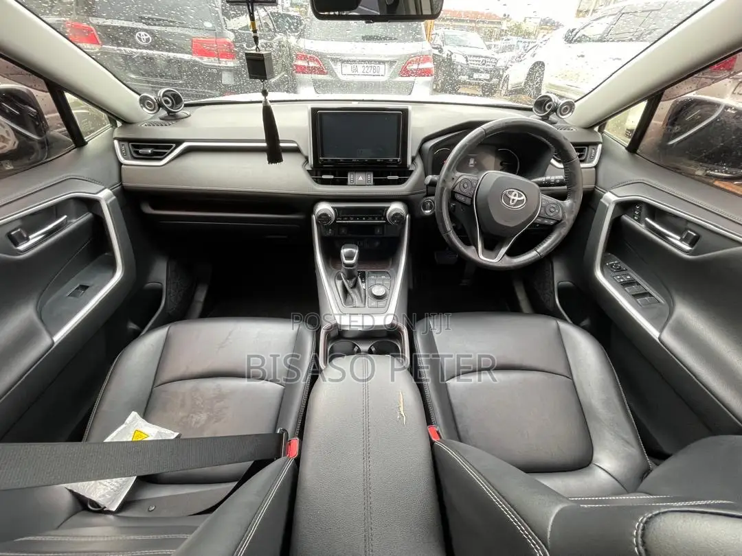 Toyota RAV4 2019 White