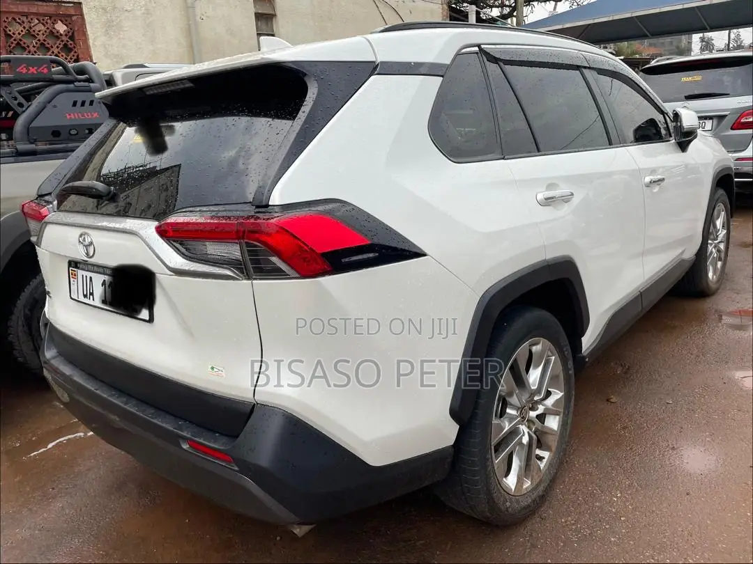 Toyota RAV4 2019 White