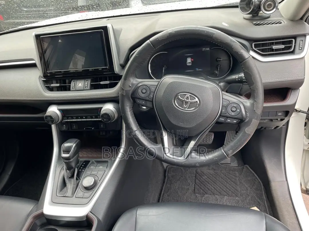 Toyota RAV4 2019 White