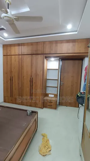 Wardrobe/Inbuilt Order With Us On