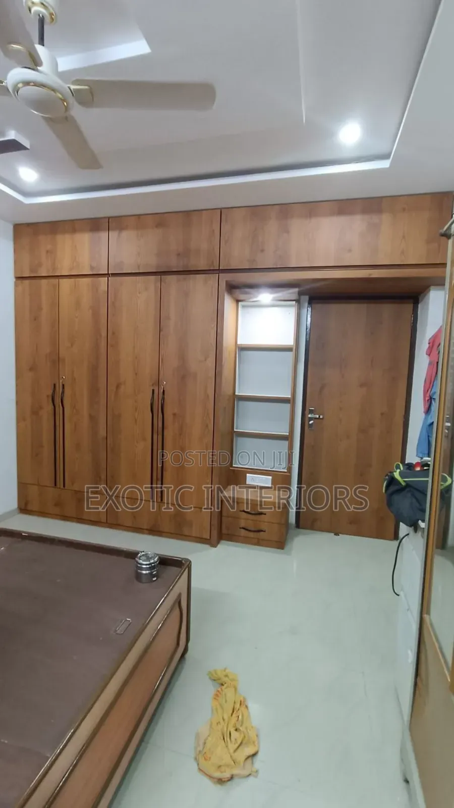 Wardrobe/Inbuilt Order With Us On