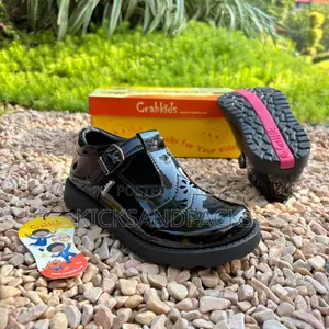 Crab Kids Girls (Black Back to School Shoes) - Shiny Leather