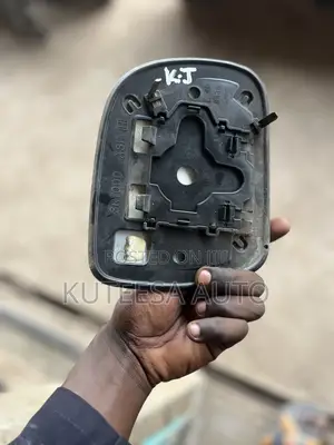 Side Mirror Plate (Harrier Kawundo 2008)