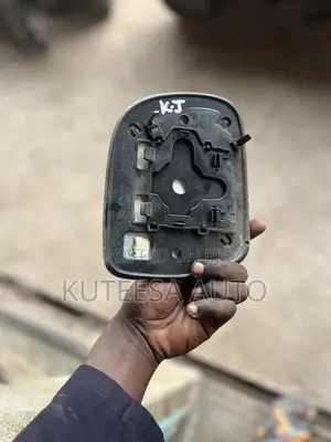 Side Mirror Plate (Harrier Kawundo 2008)