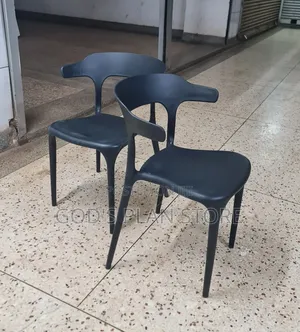Barcelona Armed Plastic Chairs Plastic Chairs Black