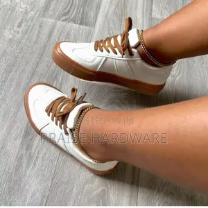 Sneakers 102a