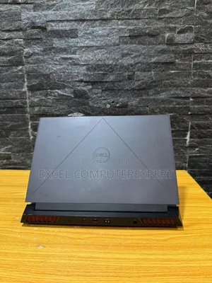 New Laptop Dell G15 5535 16GB Intel Core i7 SSD 512GB