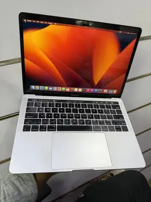 Laptop Apple MacBook Pro 2017 8GB Intel Core I5 SSD 256GB