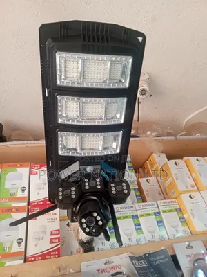 400w Outdoor Solar Street Light With 2 Eyes Camera