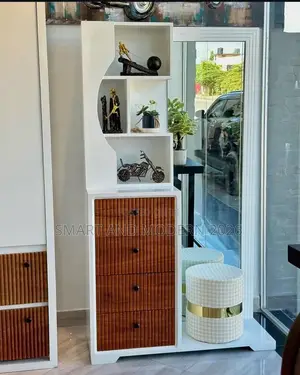 Dressing Mirror/Dressing Table