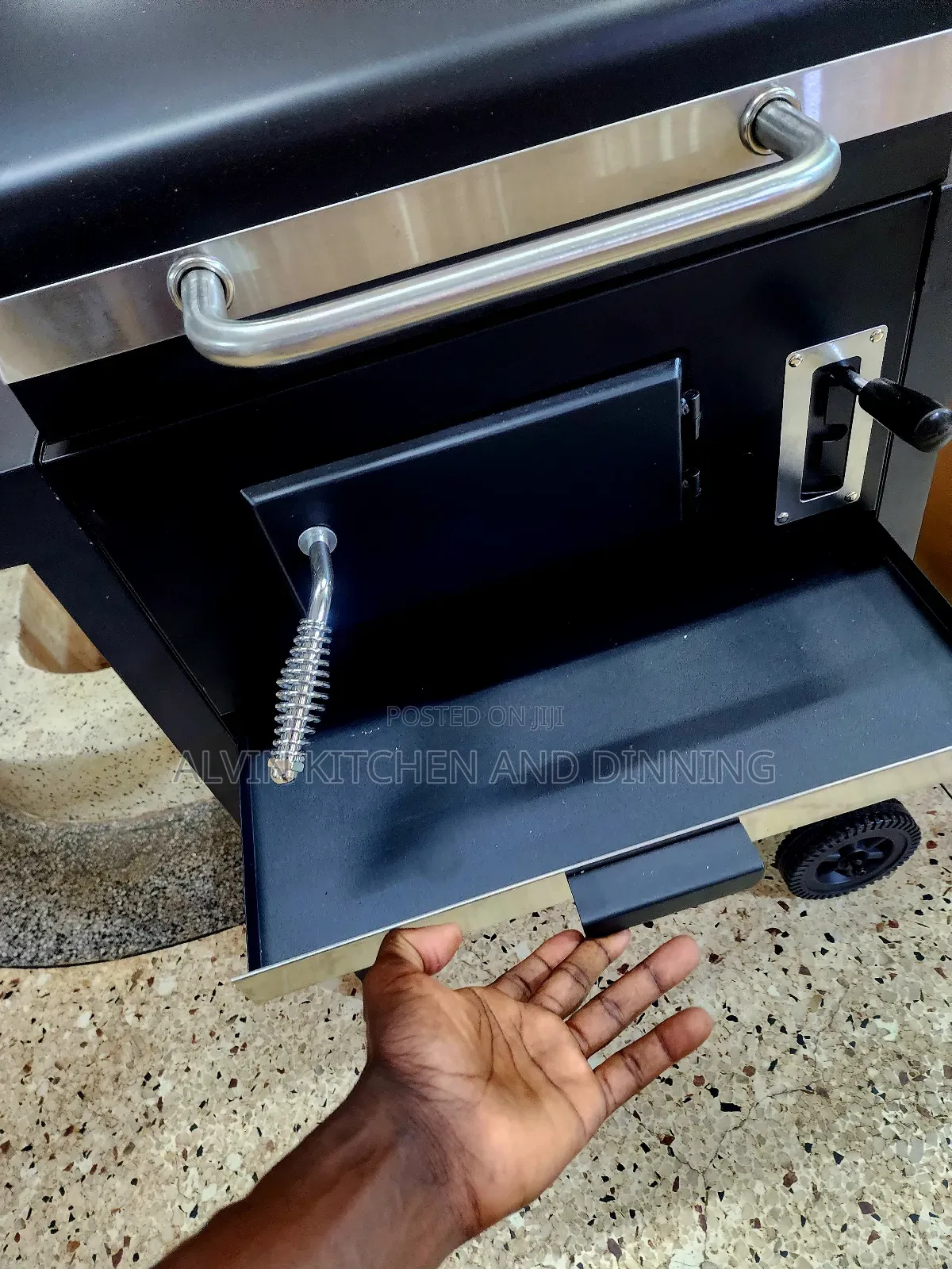Charcoal Grill With Cover