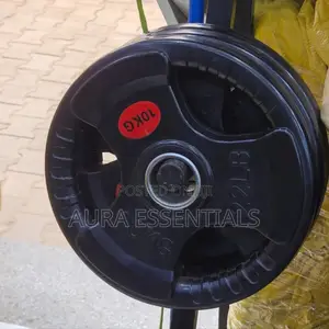 10kg (22lb) Olympic Rubber-Coated Weight Plate With a Tri-Grip Design