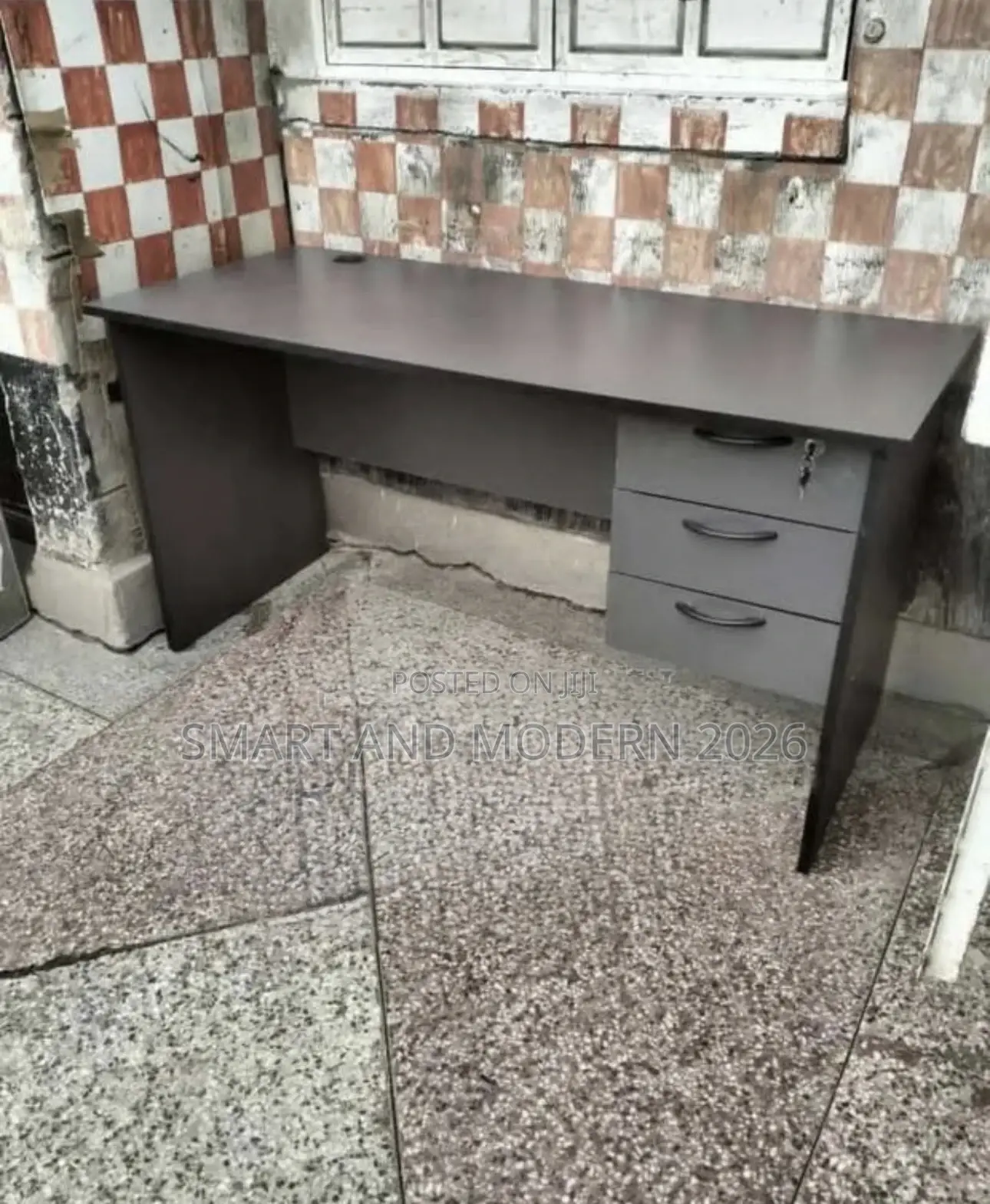 Office Desk/Office Table/Reading Desk/Offices Tables