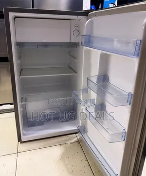 120l Hisense Single Door Medium Fridge.
