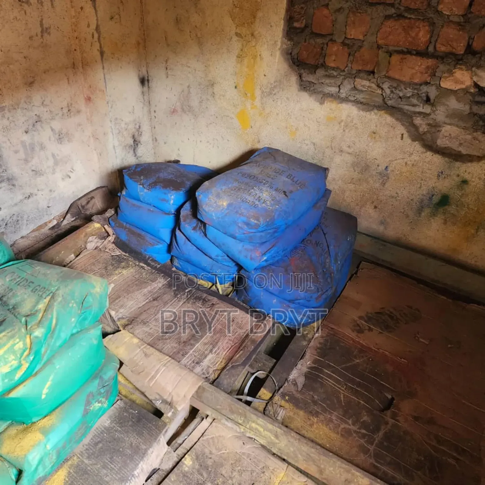 25kg Iron Oxide in Black, Red, Blue and Green