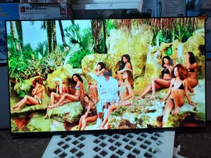 Big Screen Deal! 60 Inch Lg Smart Tv Set