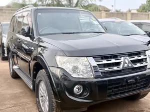 Mitsubishi Pajero V80 3.0 VR-I 2013 Black
