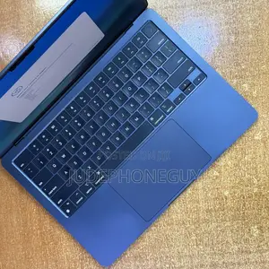 Laptop Apple MacBook Air 2022 M2 8GB Apple M2 SSD 256GB